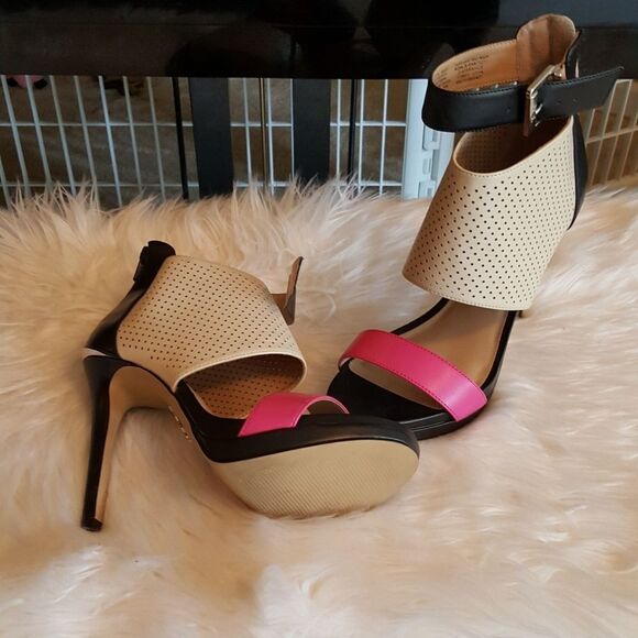 🌸💐🌺JUICY COUTURE MULTI-COLORED PLATFORMS - Picture 5 of 5